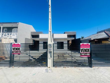 Ref.: R-290 Casas exclusivas no Balneário Costa Azul – Alto padrão e conforto para sua família